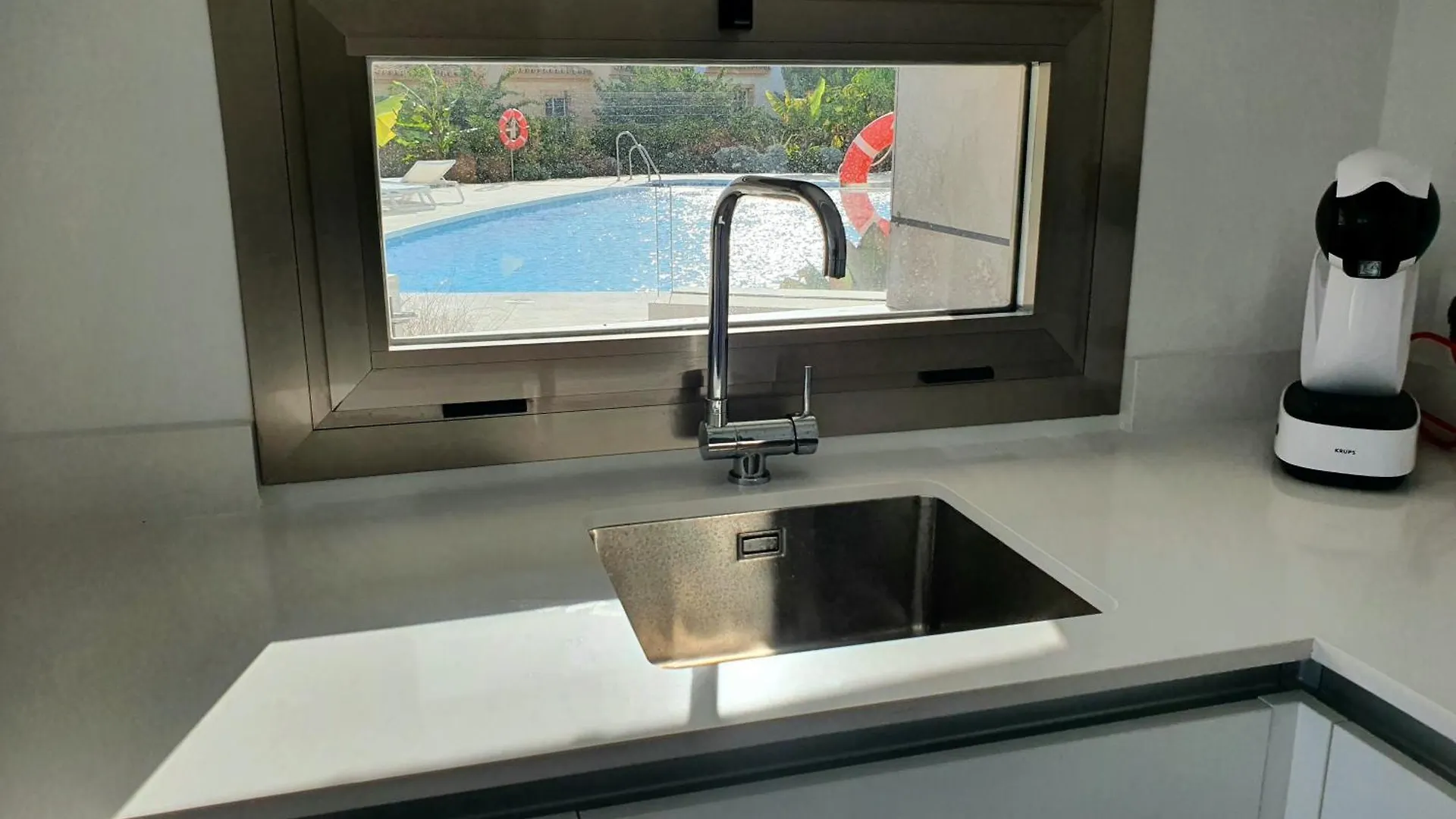 Luxury Beachfront Apartment With Pool, Sauna, Fitness And Gym In Province Malaga, Andalusia Mijas