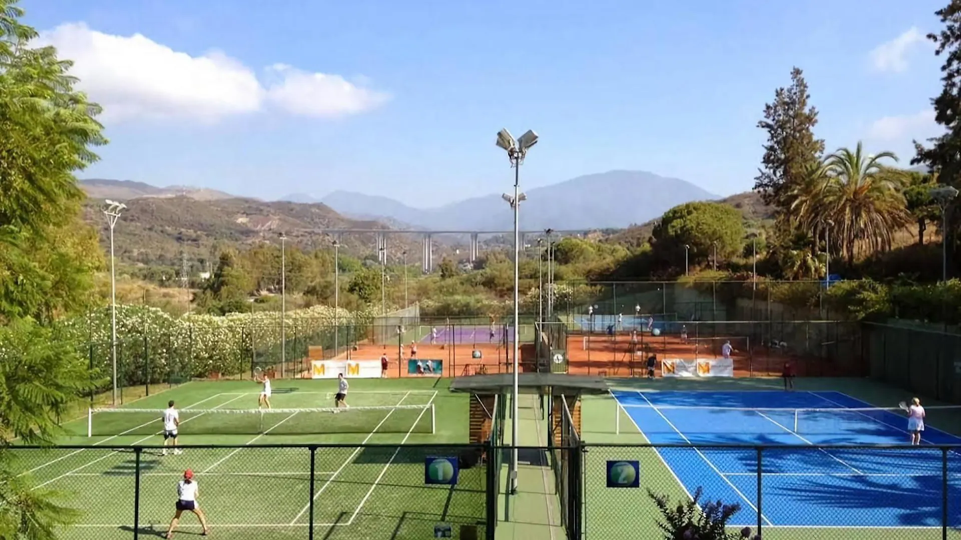 Luxury Beachfront Apartment With Pool, Sauna, Fitness And Gym In Province Malaga, Andalusia Mijas 0*,  Spanje