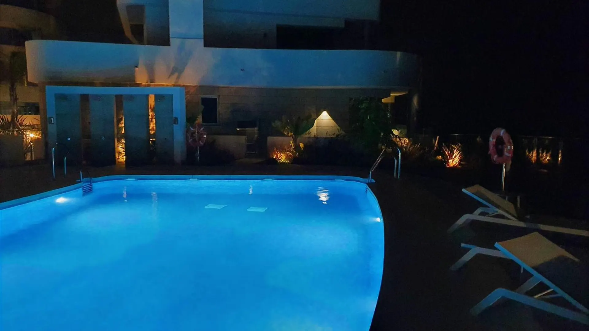 Luxury Beachfront Apartment With Pool, Sauna, Fitness And Gym In Province Malaga, Andalusia Mijas Spanje